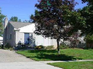 32200 Marblehead St, Farmington, MI 48336