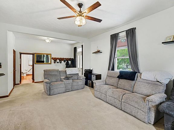 4th image of 166 Chelsea Pl