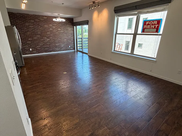 204 Maple St #202 — Photo 15