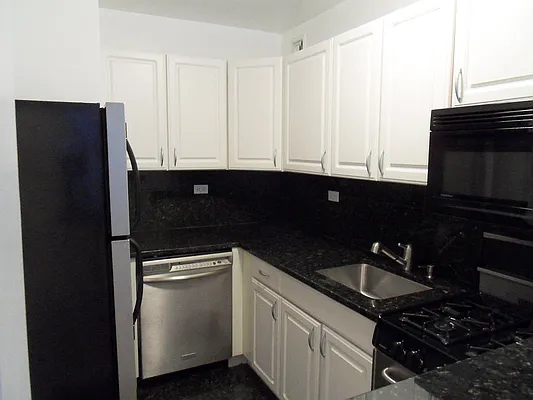 Rented by Stonehenge NYC LLC | media 25