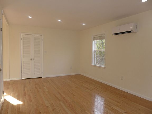 2nd image of 512 N Greensboro St