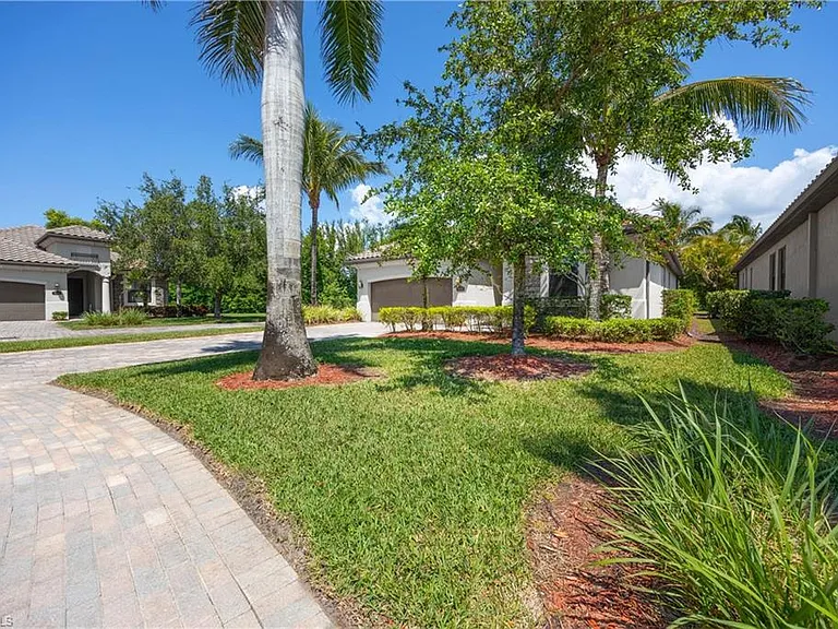 9234 Veneto Pl — Photo 36