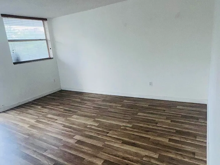 1801 S Treasure Dr #312A — Photo 2