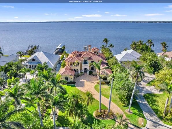 2704 Shriver Dr, Fort Myers, FL 33901