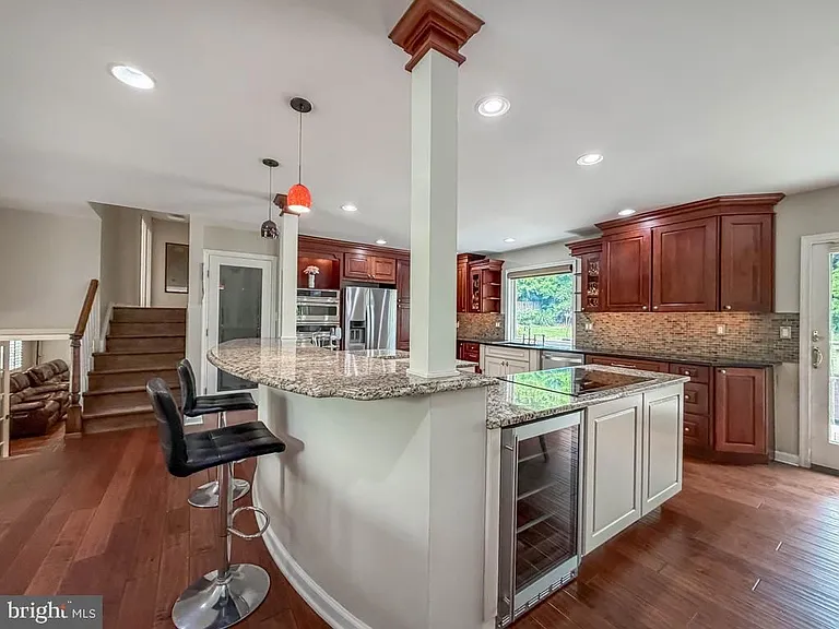 1168 Temple Dr — Photo 14