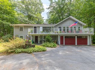 20 Birch Dr, Raymond, ME 04071