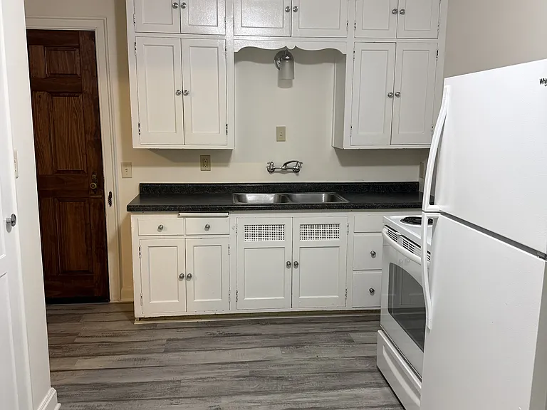 213 S Spring Ave #5 — Photo 7
