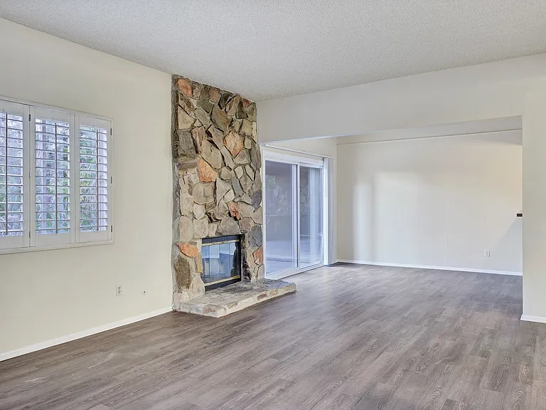 9767 Rhea Ave — Photo 4