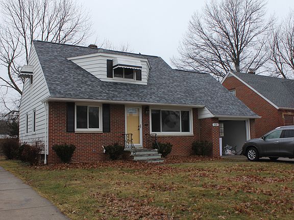 4th image of 320 E 271st St