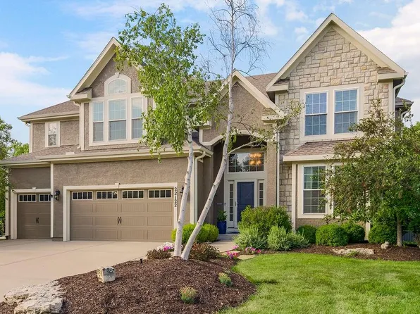 22122 W 58th St, Shawnee, KS 66226