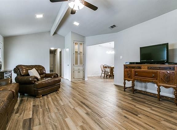 5th image of 110 Sunridge Ln