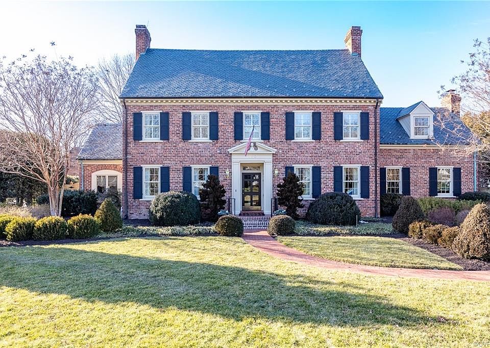 1st image of 310 Oak Ln