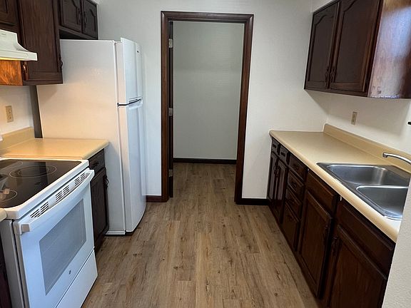 5th image of 520 Circle Pine Dr