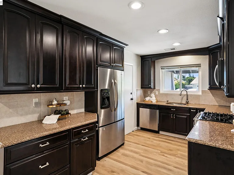 201 Ramon Pl — Photo 15