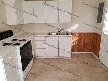 3rd image of 211 W Bella Vista St