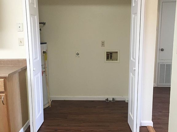 4th image of 2543 Lakeview Dr