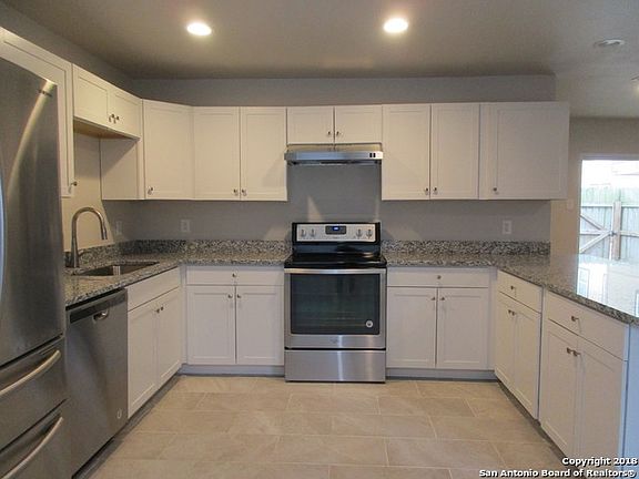 4th image of 100 Lorenz Rd APT 1404