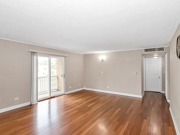 3rd image of 940 Beau Dr Unit 202