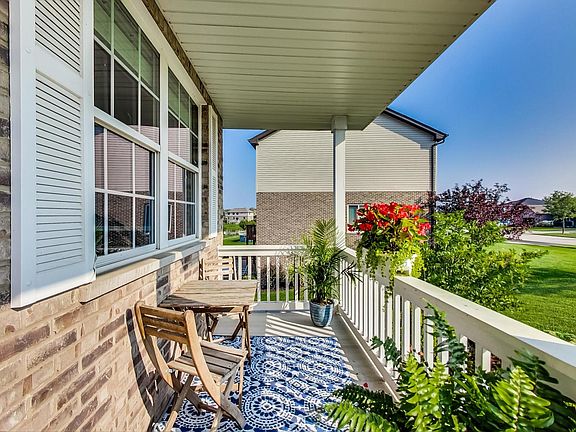 5th image of 869 Somerset Ct