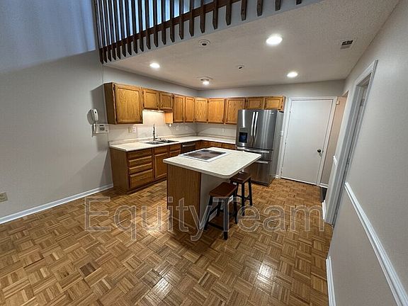 5th image of 235 Ewing Dr