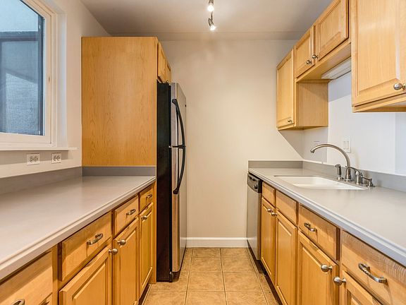 5th image of 342 W Miner St APT 2A