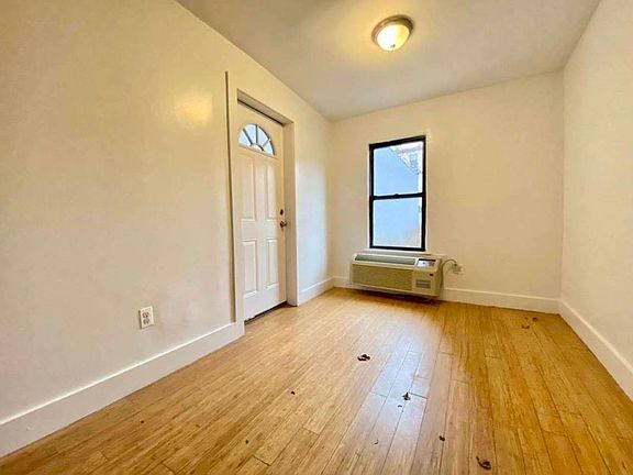 3rd image of 834 Metropolitan Ave #1R