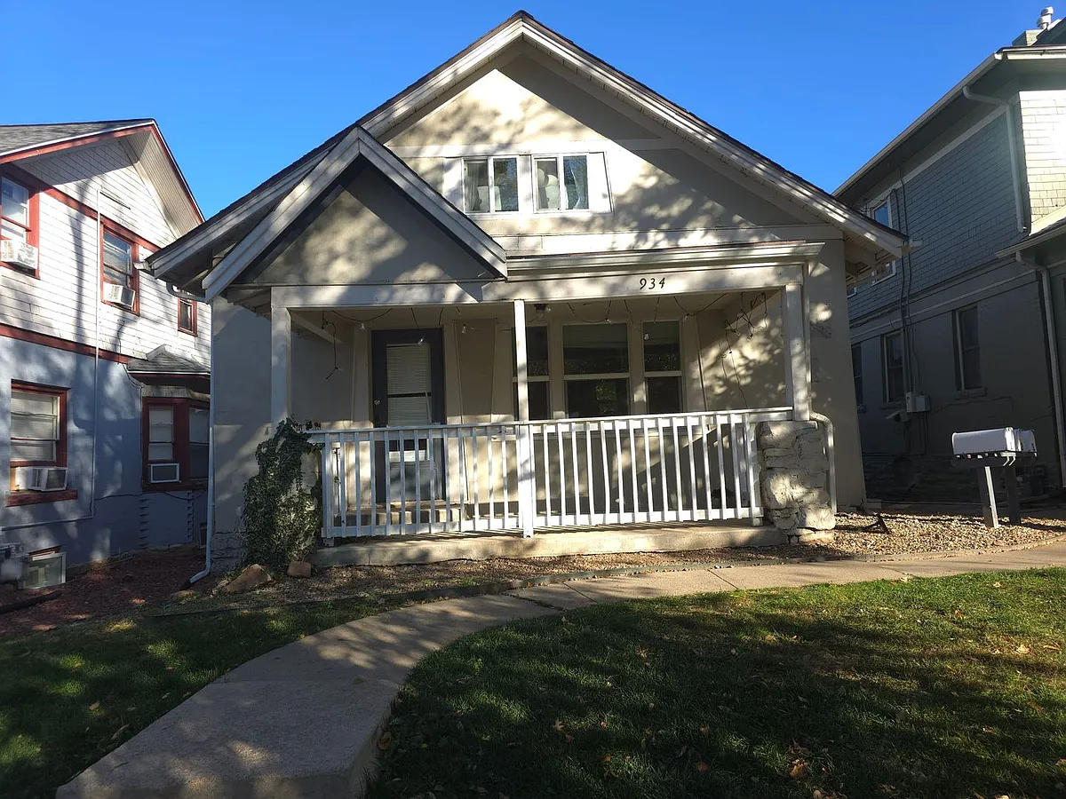 Building Photo - 932-934 14th