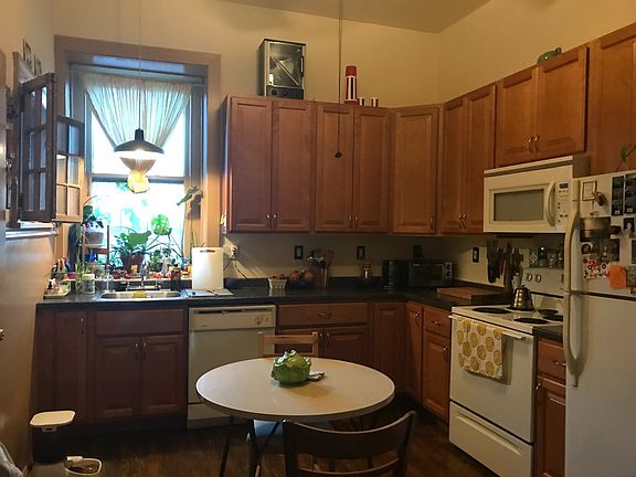 Kitchen looking toward back