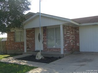 101 W Hackberry St, Karnes City, TX 78118