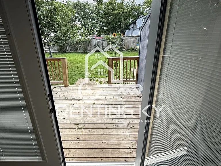 117-119 Lakeview Dr — Photo 16
