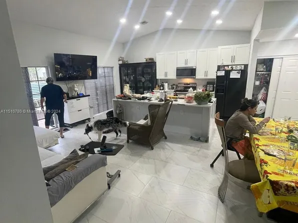21245 NE 9th Ct APT 3, Miami, FL 33179