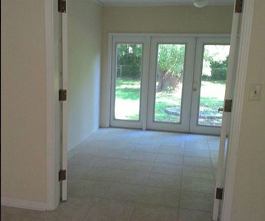 3rd image of 6011 Terry Parker Dr N