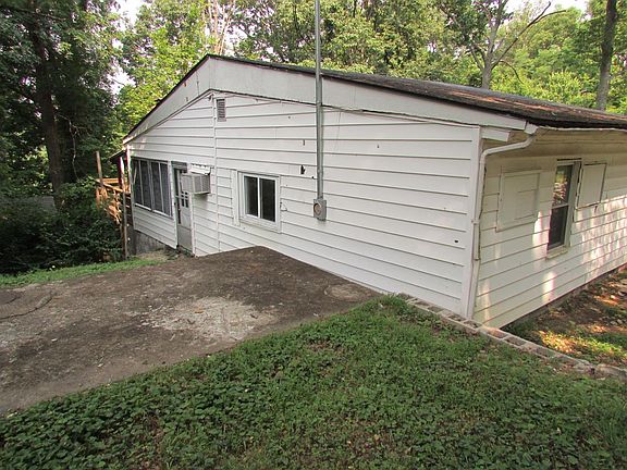 3rd image of 454 Hillview Ln