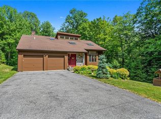 25 Chestnut Ridge Rd, Mahopac, NY 10541