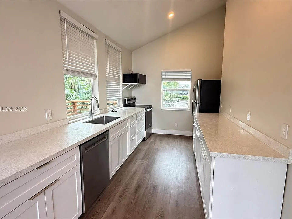 126 NE 19th Ave #2