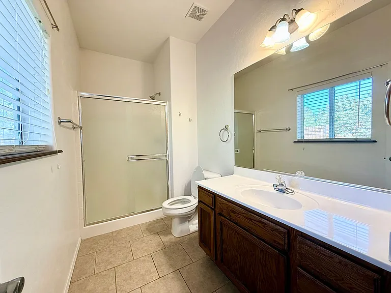 1460 Loren Dr — Photo 10