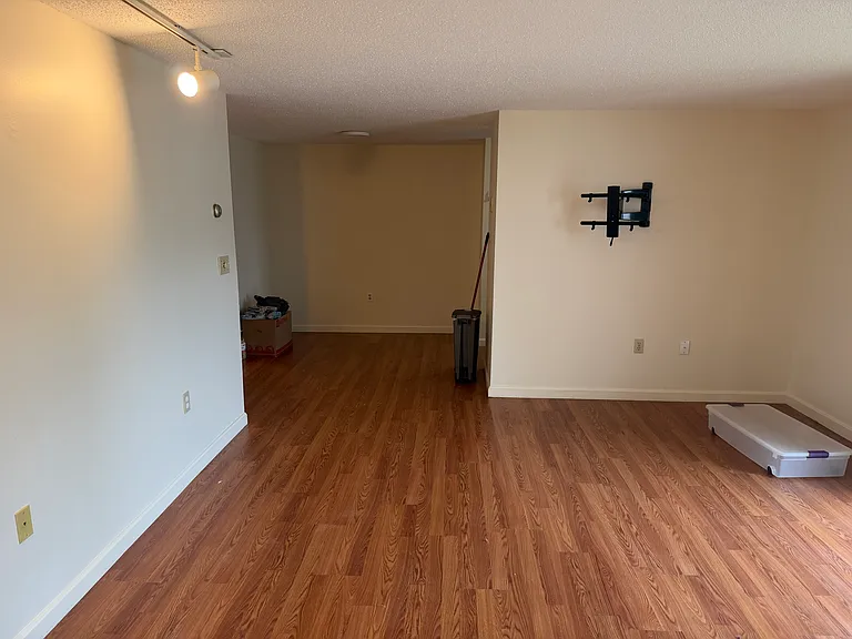 828 State St #1 — Photo 3