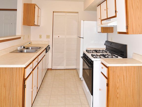 5th image of 302 Frambe Dr