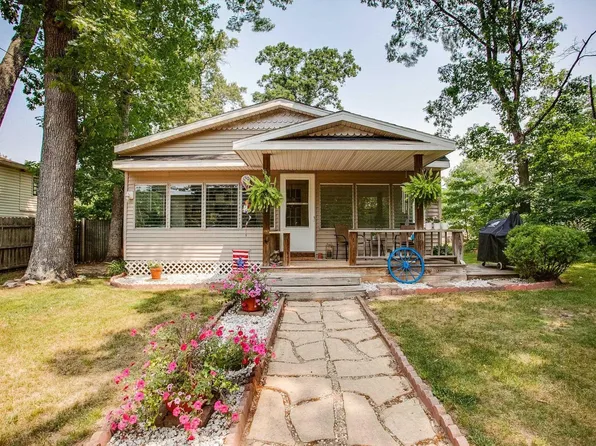 11486 E Oak St, Walkerton, IN 46574