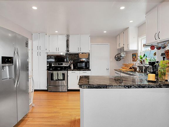 5th image of 411 N Kingston St