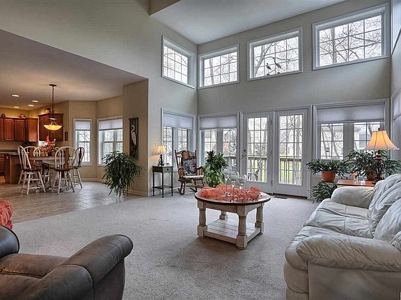 3rd image of 458 Woodland Dr