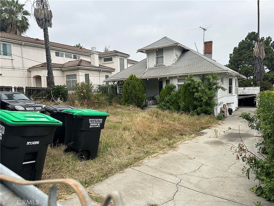 1st image of 325 Mooney Dr