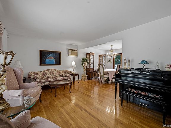5th image of 10 Arcadia Drive