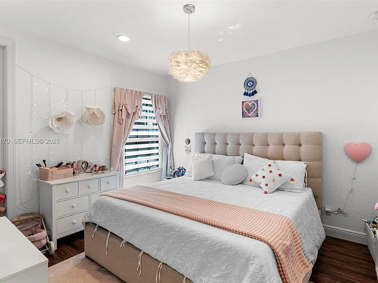 10185 Cameilla St — Photo 32