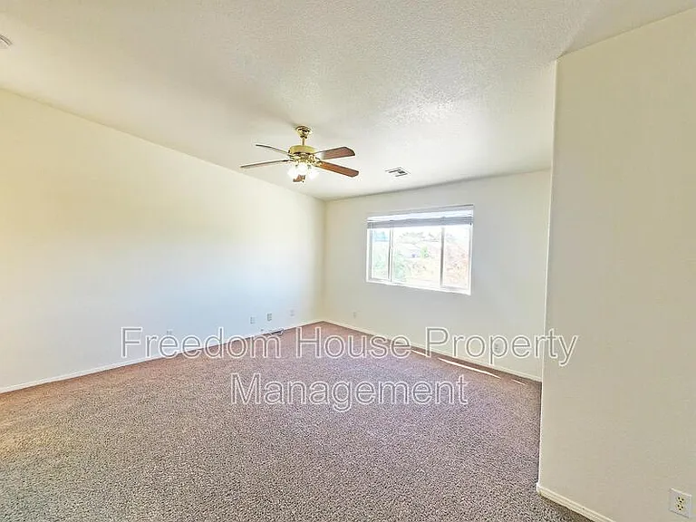 1080 Karen Ct #3 — Photo 20