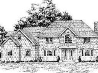 1 Fox Point Dr, Saint James, NY 11780