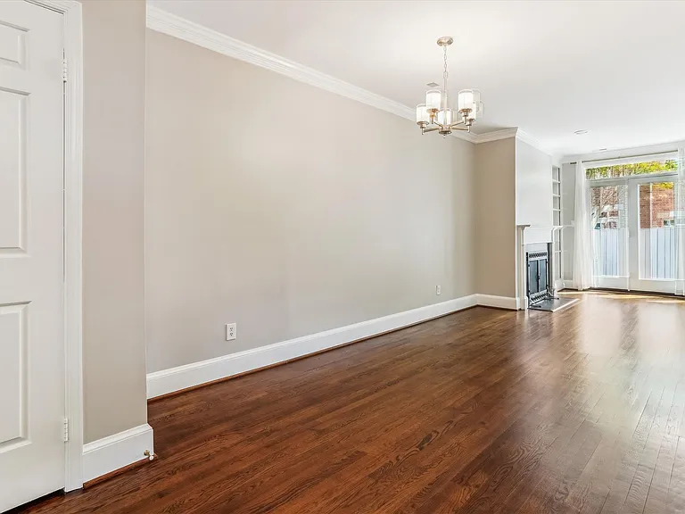 1158 N Pitt St — Photo 9