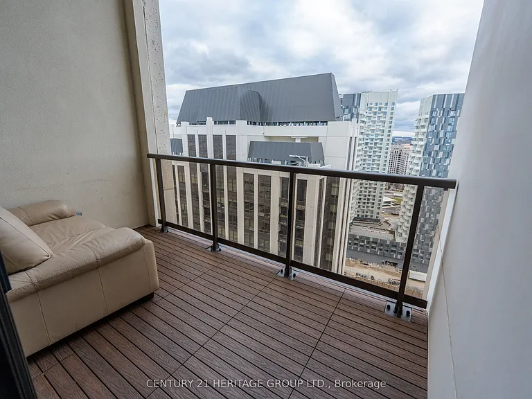 9075 Jane St #Penthouse 02 — Photo 35