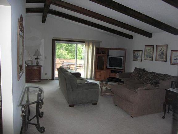 3rd image of 9501 Briar Cir