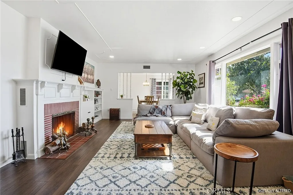 4735 Oakwood Pl photo 1